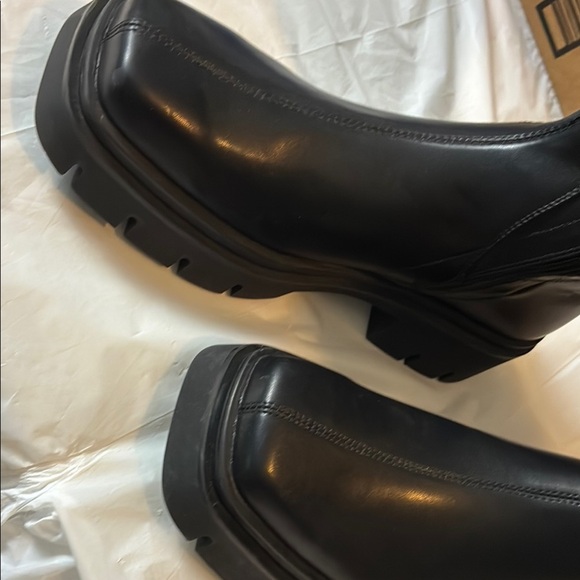 Vivianly Black Heeled Boots - Picture 5 of 9